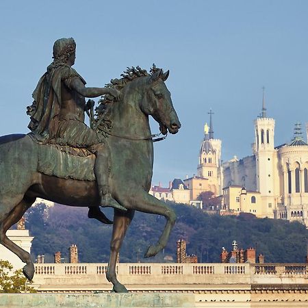 Les Hautes Bruyeres エキュリ エクステリア 写真